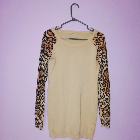 Cashmere  Cheetah Print sweater - Picture 1 of 3